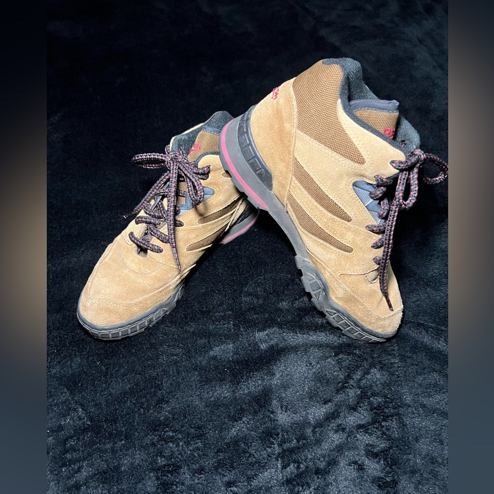 Vintage Reebok Women's Boots RA 32 TAE 26-2322 Size 7.5 Hiking Shoes